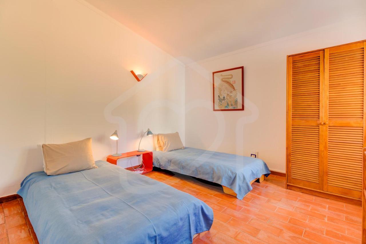 Villas2Go2 Praia Da Marinha Lagoa  Buitenkant foto